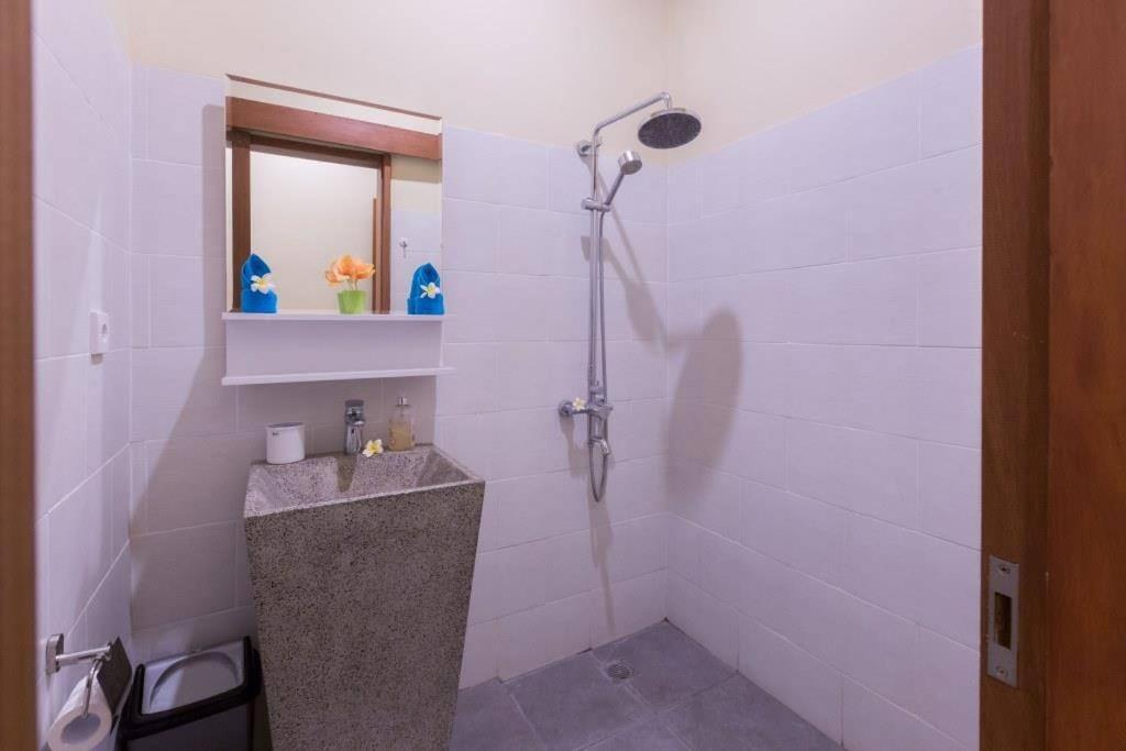 Villa Hitam Putih Legian Bali Семиняк Екстериор снимка