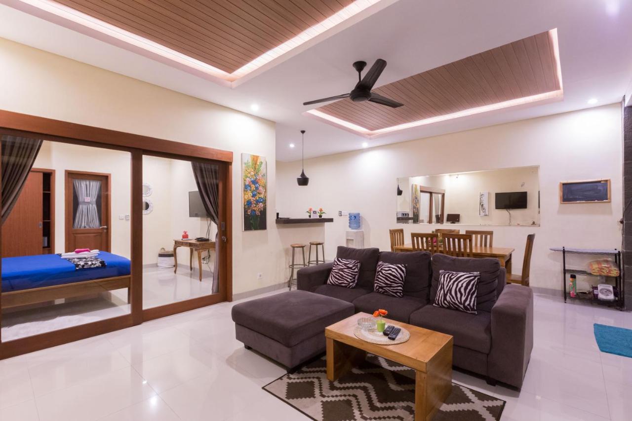 Villa Hitam Putih Legian Bali Семиняк Екстериор снимка