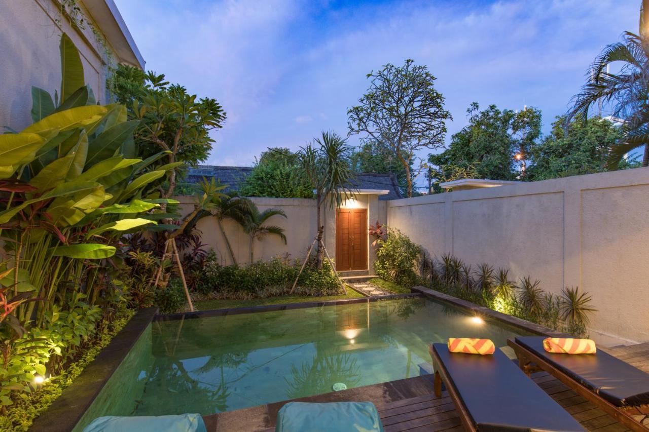 Villa Hitam Putih Legian Bali Семиняк Екстериор снимка